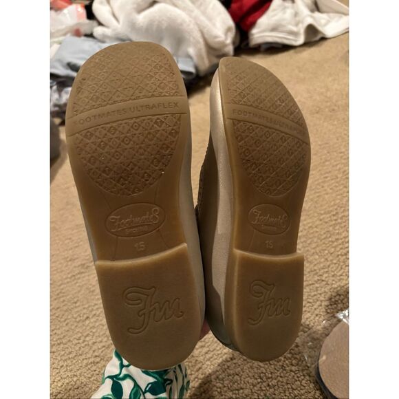 Footmates Emma Mary Jane’s soft gold 1.5y - Picture 6 of 9